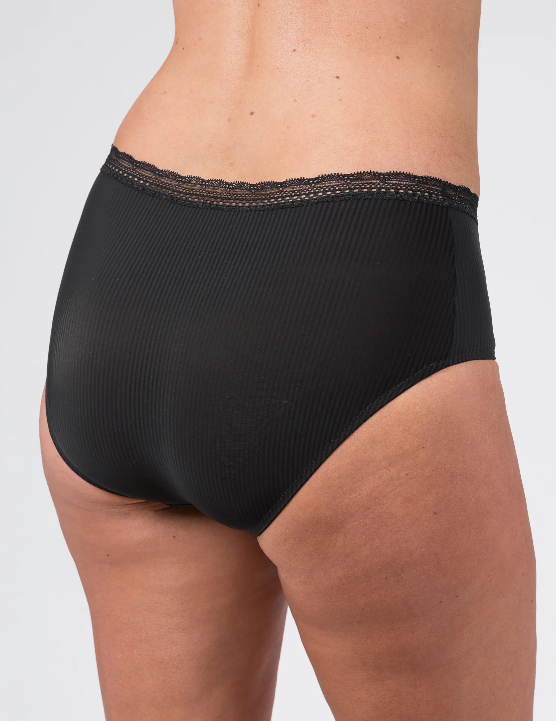 Trosa Midi Laila Spets Jacquard Svart